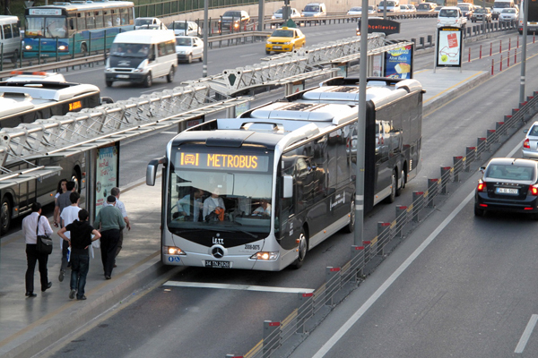 Vatandaşlara müjde, metrobüs bekleme ve seyahat süresi kısalıyor