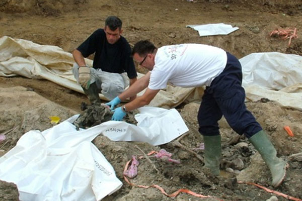 19 yıl sonra toprağa verildiler