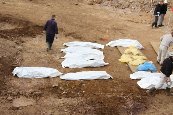 Irak&#039;ta sel sularının altından toplu mezar çıktı