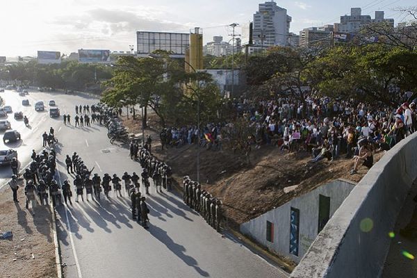 ABD, 3 Venezuelalı diplomatı sınır dışı etme kararı aldı