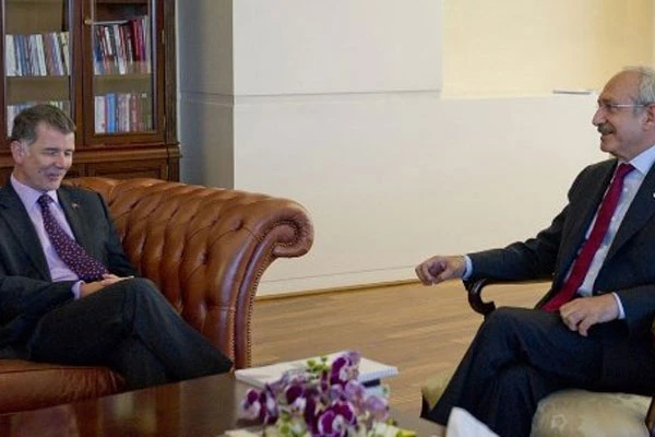 Moore Kılıçdaroğlu'nu ziyaret etti