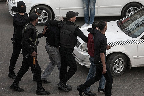 Mübarek&#039;in beraatını protesto edenlere müdahale