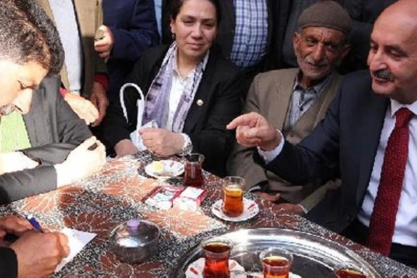 Bakan Müezzinoğlu'ndan işçiye takım elbise sözü