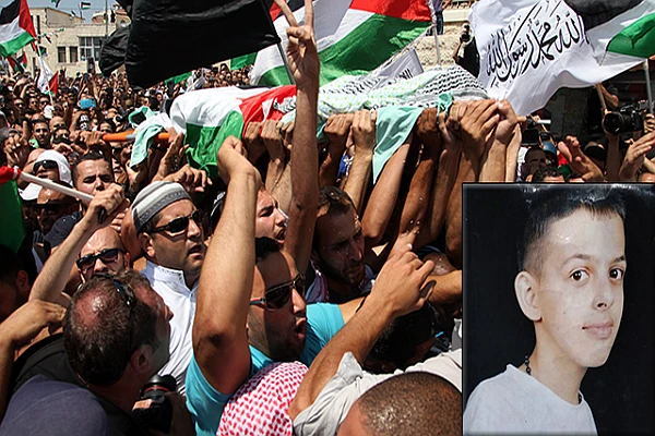 Filistinli Muhammed'e benzin içirip diri diri yaktılar