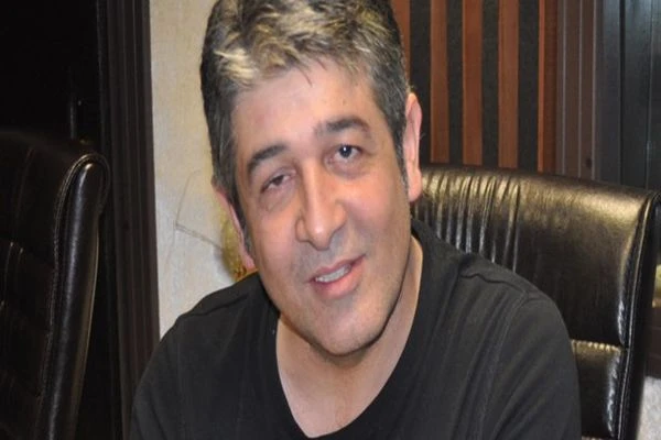Ünlü sanatçı Murat Göğebakan hayatını kaybetti