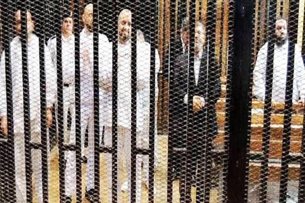 Mursi'nin duruşması yarına ertelendi
