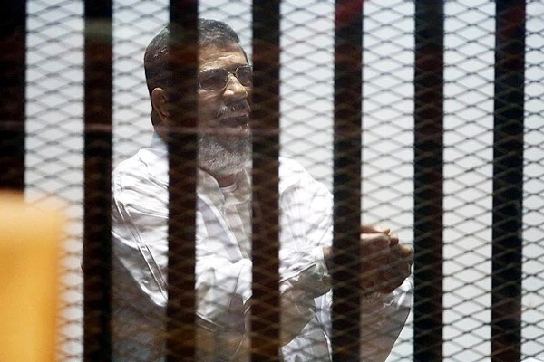 Mursi Mansur'un yargılanmasını istedi