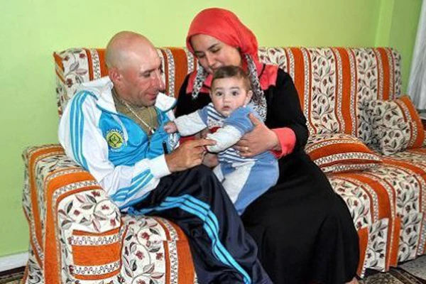 'Yanlışlık'la başladı şimdi 2 çocuklu yuvaları var