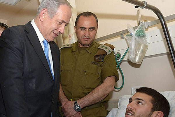 Netanyahu&#039;dan yaralı askerlere ziyaret
