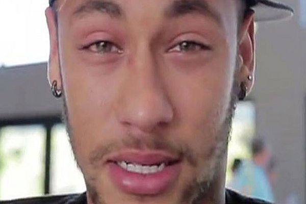 Sakatlığıyla tüm Brezilya&#039;yı üzüntüye boğan Neymar işte böyle veda etti