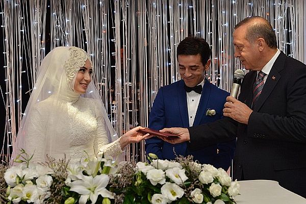 Cumhurbaşkanı Erdoğan nikah şahitliği yaptı