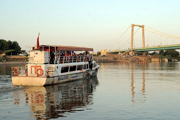Çatışmalardan kaçmaya çalışan 150 kişi Nil'de boğuldu