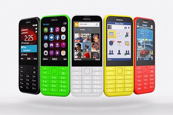 Nokia&#039;dan iki yeni telefon daha geliyor