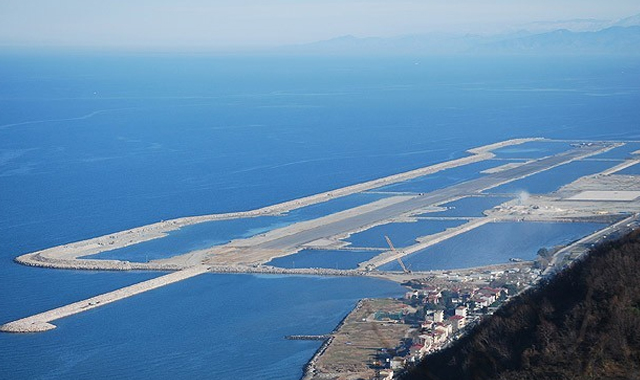 İki şehrin hayali için 32 milyon ton taş denizle buluştu
