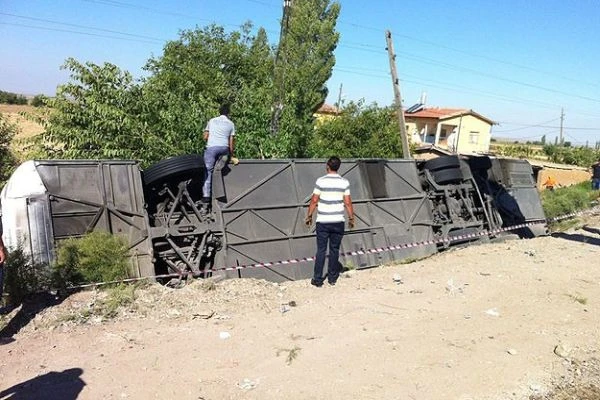 Aksaray'da yolcu otobüsü devrildi, 7 ölü 44 yaralı