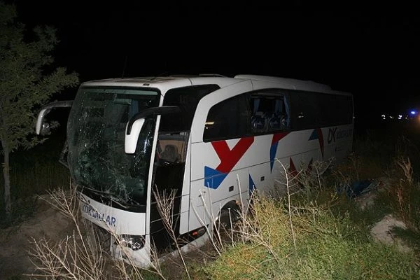 Konya'da otobüs yoldan çıktı, 22 yaralı