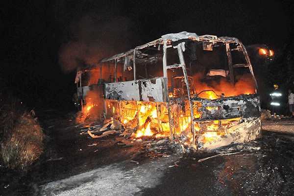 Çin&#039;de otobüs yandı, 10 ölü