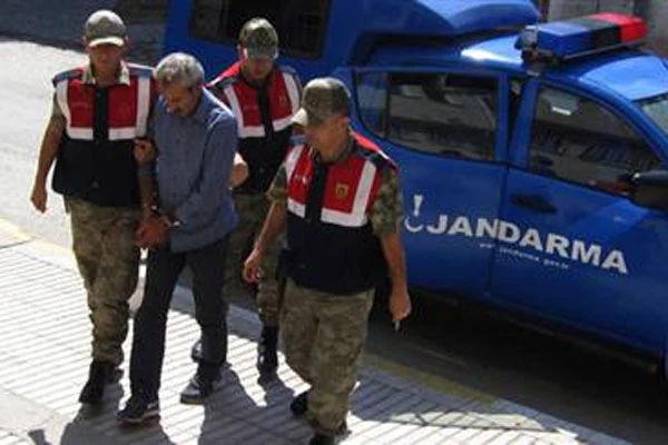 Otobüsten cephanelik çıktı