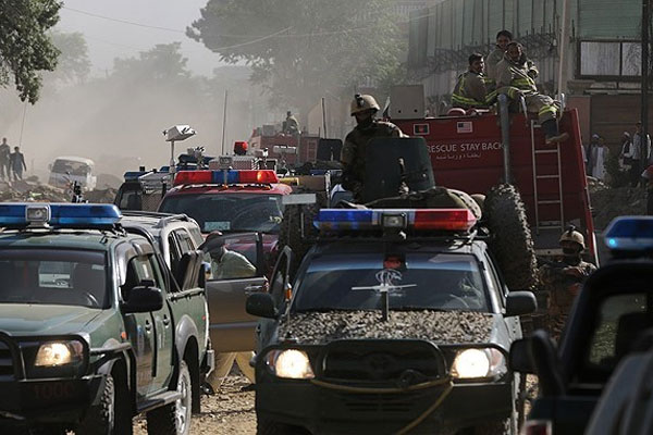 Pakistan'da Şii camisine bombalı saldırı