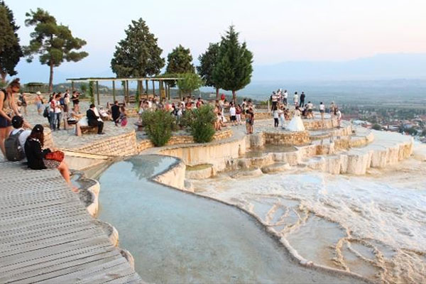 Pamukkale’ye turist akını