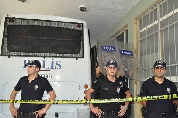 &#039;Paralel yapı&#039; operasyonunda 3 tutuklama