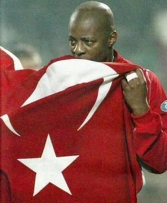 Pascal Nouma'dan bayrak mesajı