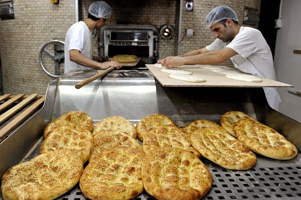 İstanbul&#039;da ramazan pidesinin fiyatı belli oldu