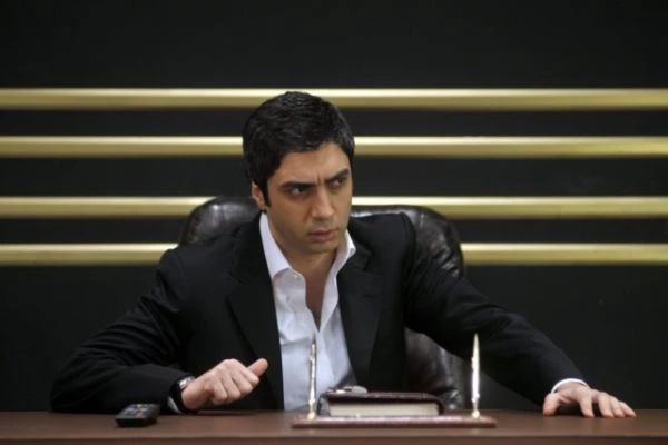 Kurtlar Vadisi Pusu'da Polat Alemdar yalnız kaldı!