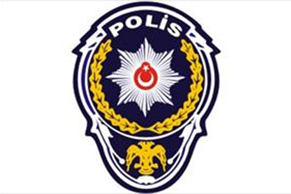 Evinde kalp krizi geçiren polis öldü