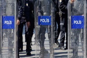 Kilis Emniyeti&#039;nde 12 polis görevlerine iade edildi