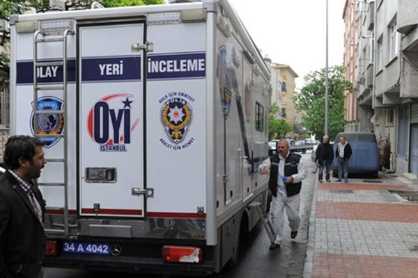 Polis cani katilin kaybolan eşini evde arıyor