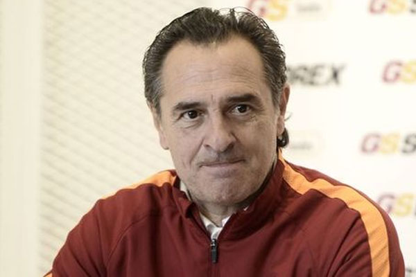 Prandelli antrenmana gecikmeli olarak katıldı