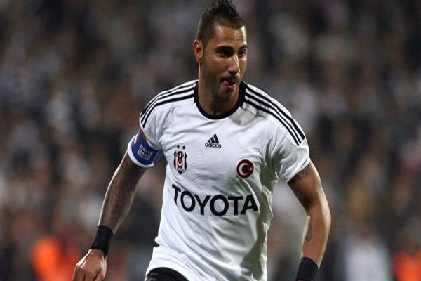 Quaresma, Başkan Fikret Orman&#039;ın peşini bırakmıyor