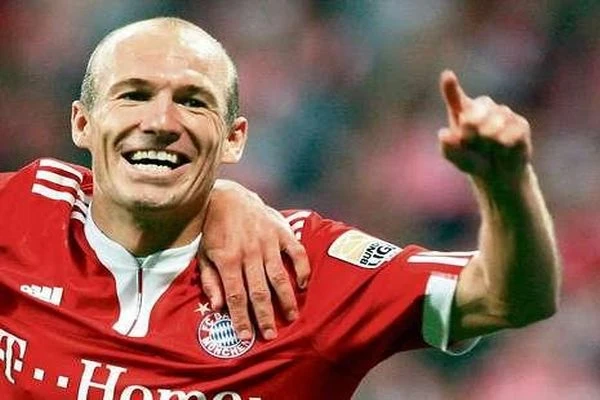 Arjen Robben sözleşmesini 3 yıl daha uzattı
