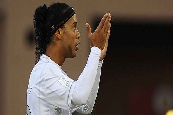 Ronaldinho&#039;ya kötü haber! Takımdan kovuldu!