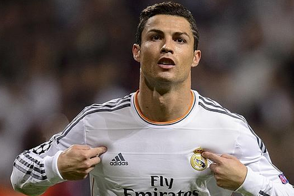 Cristiano Ronaldo&#039;nun arabası İspanya&#039;da tartışmaya neden oldu