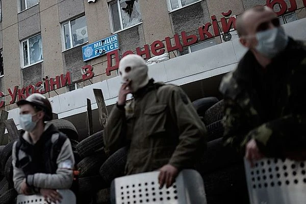 Rus yanlılarının konvoyu Slavyansk'a ilerliyor