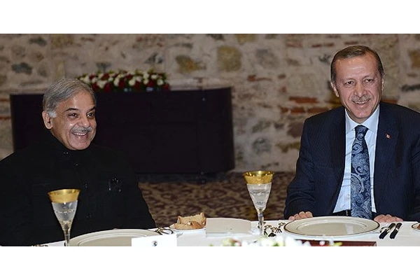Başbakan'dan Dolmabahçe'de önemli görüşme