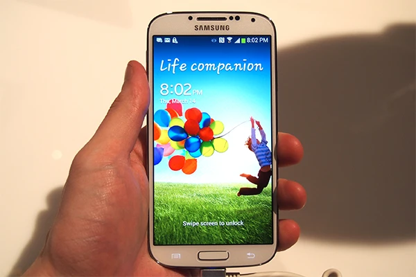 Galaxy S4 uluslararası versiyonlar için yeni güncelleme