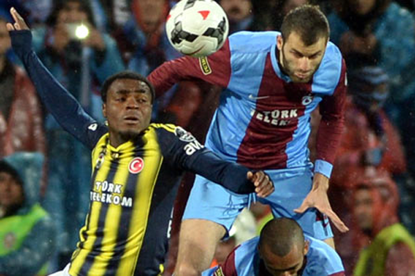 Çıkan olaylar Trabzonspor Fenerbahçe maçını tatil ettirdi