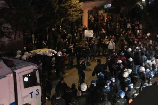 Taksim&#039;deki eylemlere polis müdahalesi