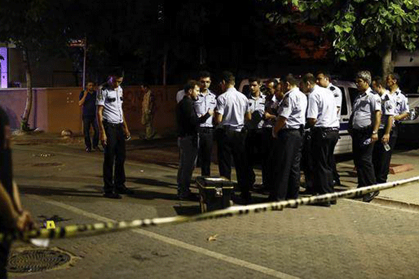 İstanbul Kartal'da polise hain saldırı!