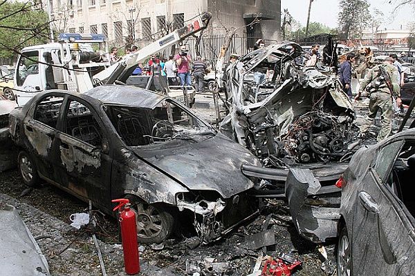 Humus&#039;ta bombalı saldırı, 36 öldü