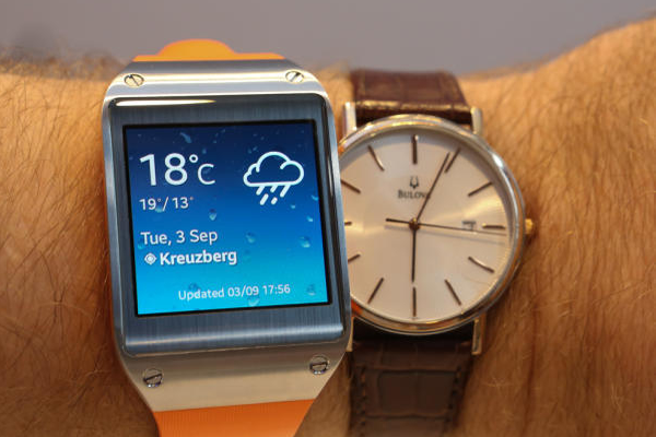 Samsung Gear 2 ve Gear Fit Fiyatları, teknik özellikleri