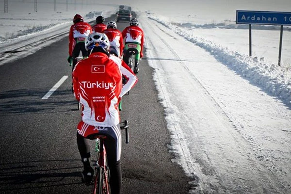 Pedallar Sarıkamış Şehitleri için dönüyor