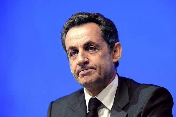 Sarkozy ilk kez konuştu, 'Pes edecek değilim'
