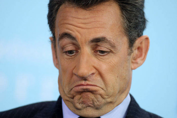 Sarkozy siyasete dönüyor