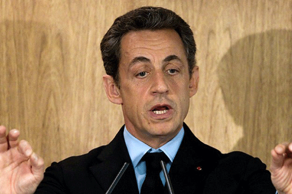 Sarkozy&#039;nin dinlenmesi Fransa&#039;yı karıştırdı