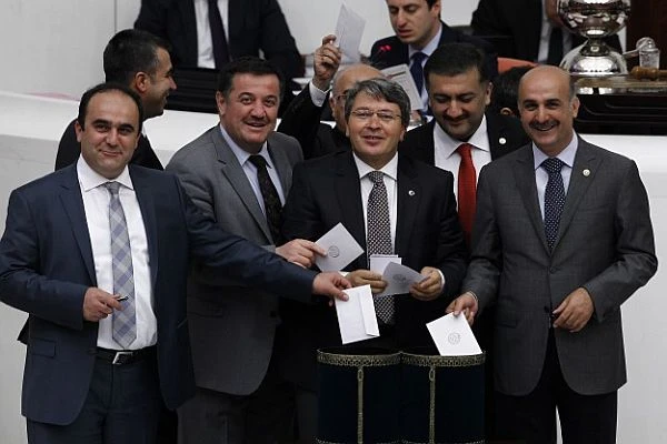 Sayıştay'a 5 yeni üye seçildi