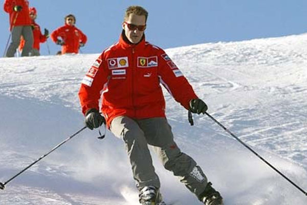 Schumacher evine naklediliyor